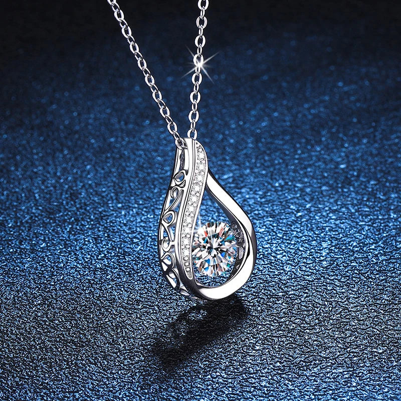 1ct 6.5mm Moissanite Pendant Necklace