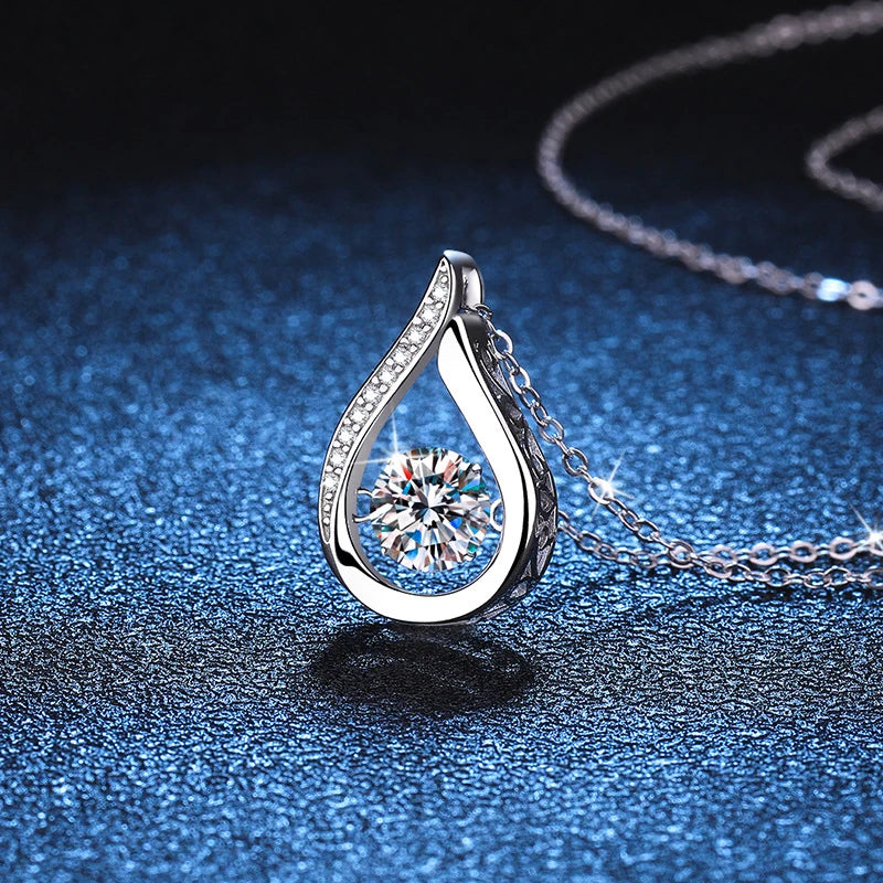 1ct 6.5mm Moissanite Pendant Necklace