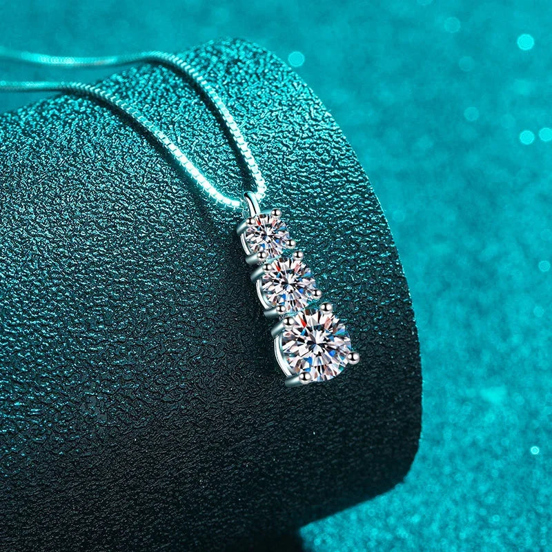 1,8 CT 3-Stone Moissanite Pendant Necklace S925 Sterling Silver Sparkling Diamond Necklace Fine Wedding Jewelry