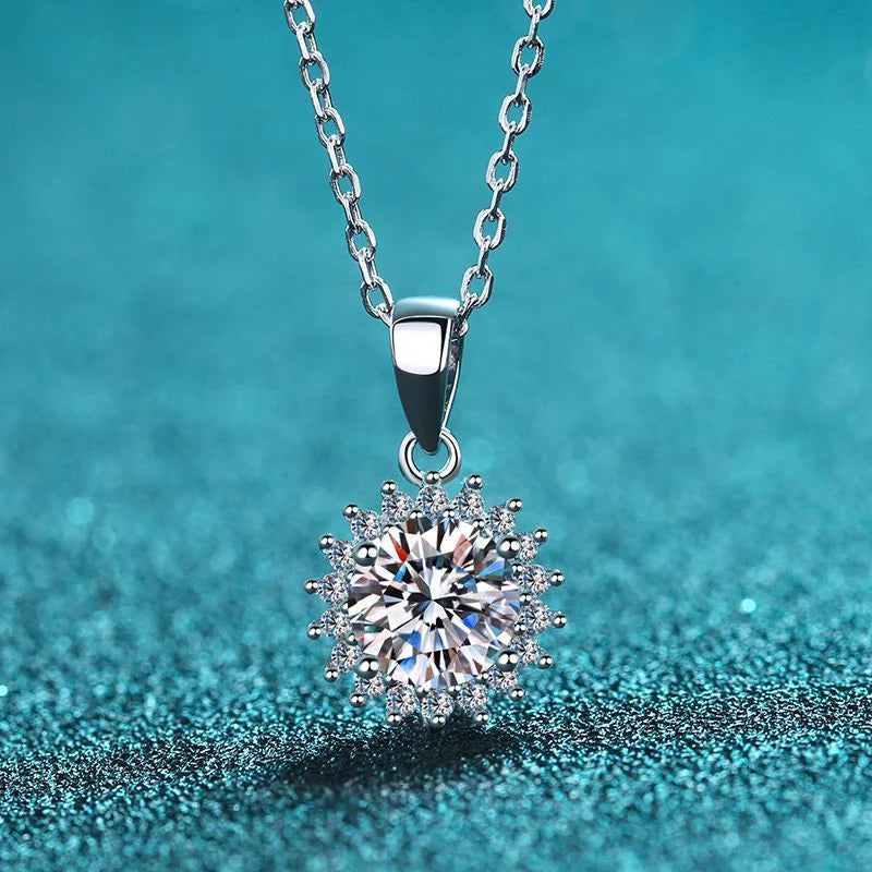 0.5-5ct Moissanite Flower Pendant Necklace