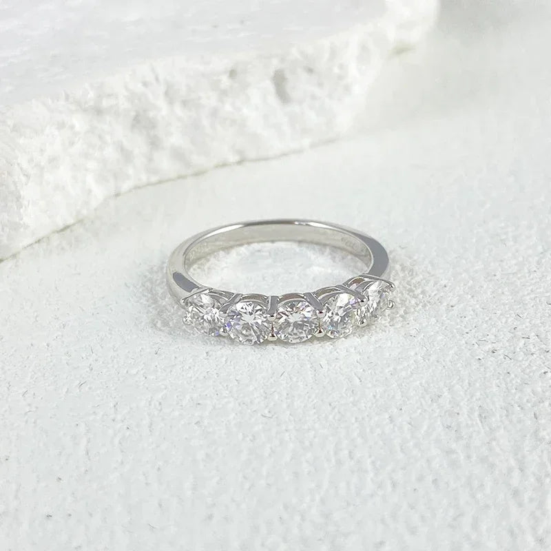 0,3 CT 4mm Moissanite Ring – 5-Stone Wedding Band, S925 Sterling Silver White Gold Plated