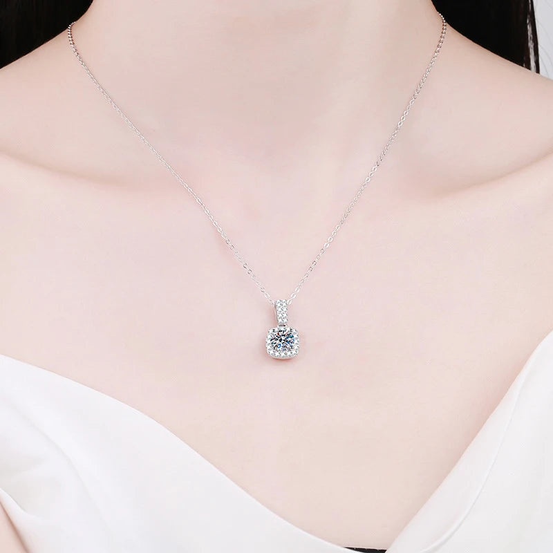 D VVS1 Moissanite Pendant Necklace 925 Sterling Silver Sparkling Lab Diamond Chain