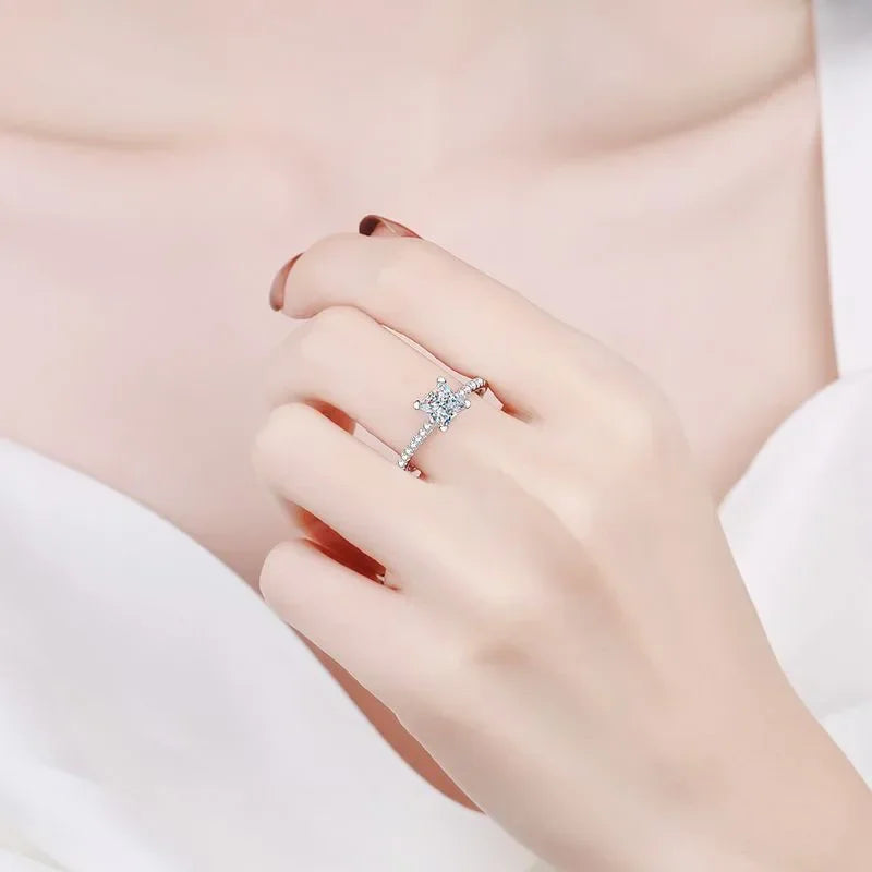 NeeTim 1ct 2ct Princess Moissanite Engagement Ring for Women D VVS1 Diamond Proposal Bridal Rings Sterling Silver Wedding Band