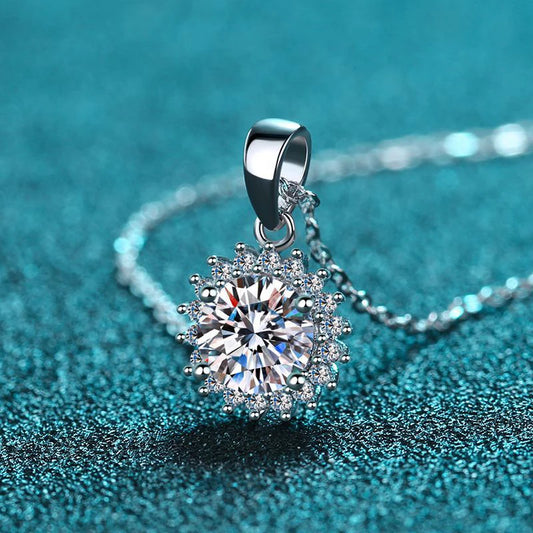0.5-5ct Moissanite Flower Pendant Necklace