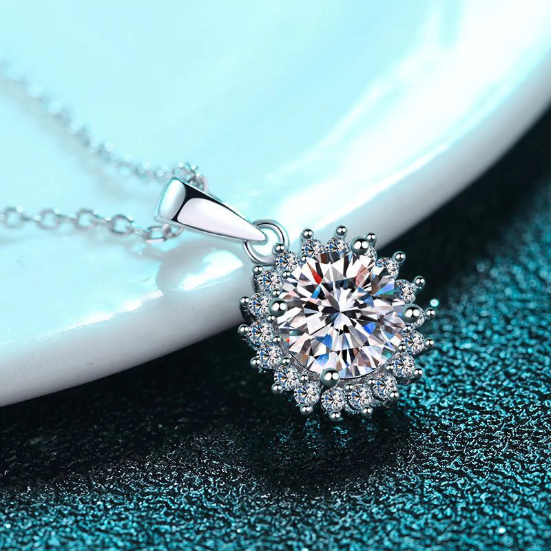 0.5-5ct Moissanite Flower Pendant Necklace