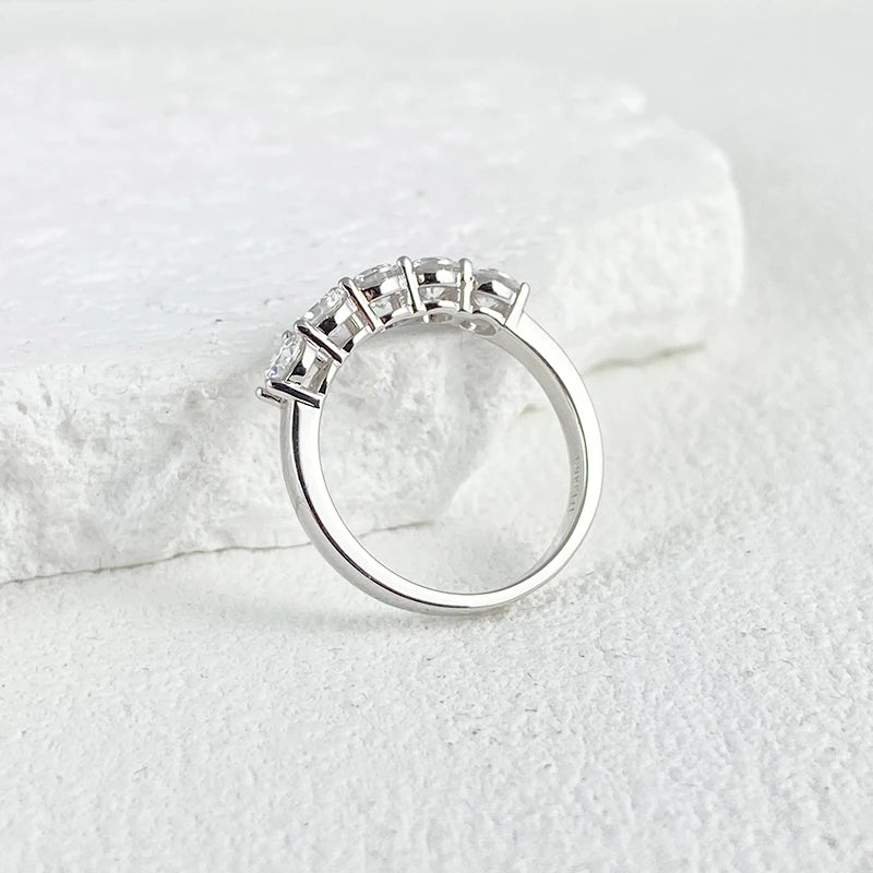0,3 CT 4mm Moissanite Ring – 5-Stone Wedding Band, S925 Sterling Silver White Gold Plated